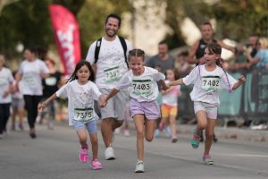 Κερδίζουν έδαφος Family Run και Lake Run Kids Race 